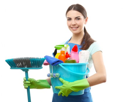 Detailed move-out cleaning for a SW11 apartment interior
